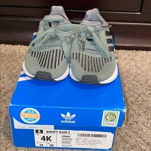 Olive Green Adidas Swift Run 4C